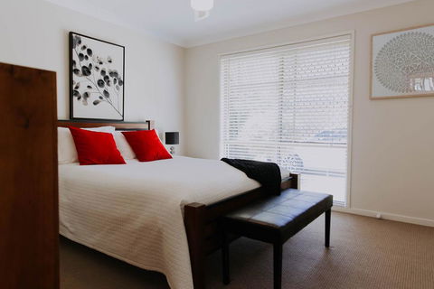Central Wagga Self Catering Apartment - Events Australia 9
