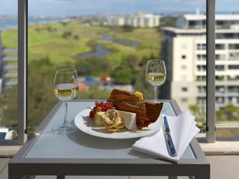 Sage Hotel Wollongong - Tourism Bookings 8