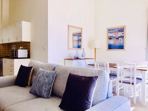 Boathouse Resort (Water Front) - Events Australia 8