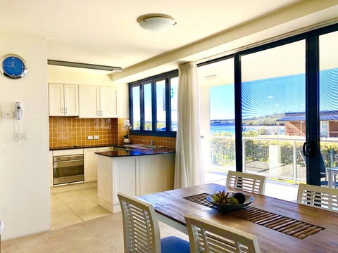 Boathouse Resort (Water Front) - Events Australia 1