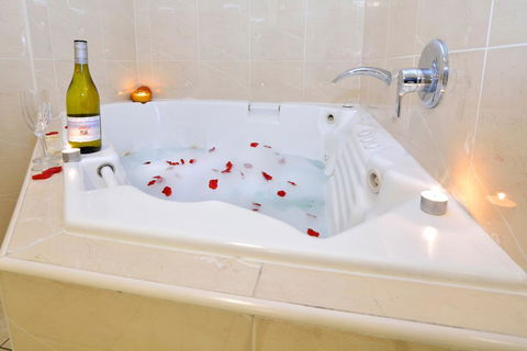 Boathouse Resort (Water Front) - Events Australia 18