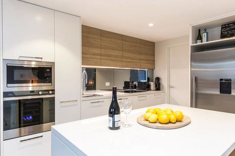 Nobbs Â· Executive 2 Storey Sydney Apartment With Pool - Tourism Bookings 3