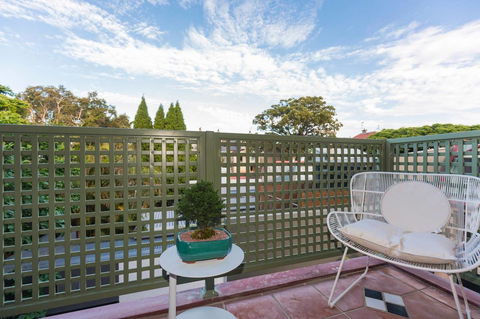 Nobbs Â· Executive 2 Storey Sydney Apartment With Pool - Tourism Bookings 15