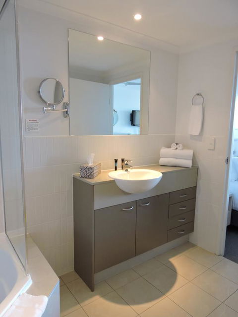 BASE Holidays - Ettalong Beach Premium Apartments - Events Australia 20