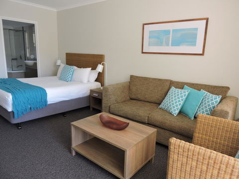 BASE Holidays - Ettalong Beach Premium Apartments - Events Australia 13