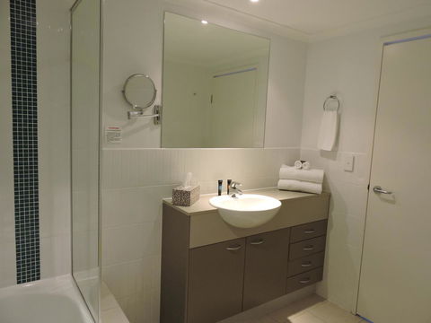 BASE Holidays - Ettalong Beach Premium Apartments - Events Australia 6