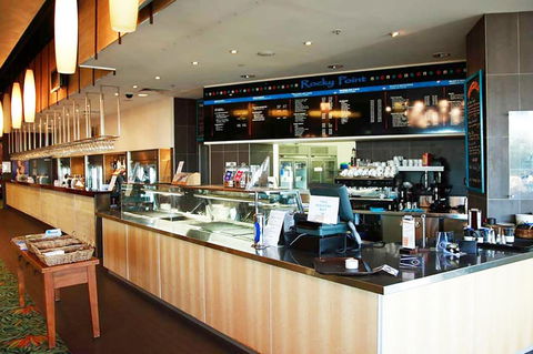 BASE Holidays - Ettalong Beach Premium Apartments - Events Australia 2