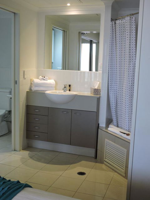 BASE Holidays - Ettalong Beach Premium Apartments - Events Australia 8