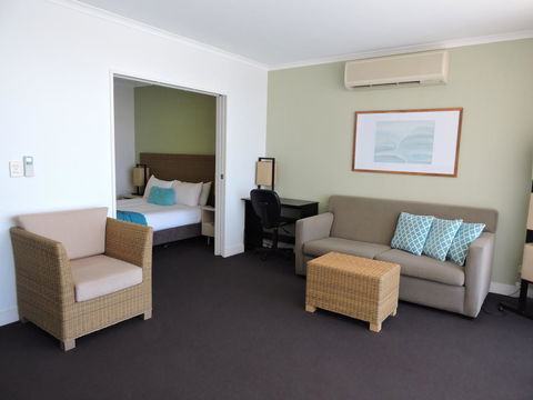 BASE Holidays - Ettalong Beach Premium Apartments - Events Australia 9