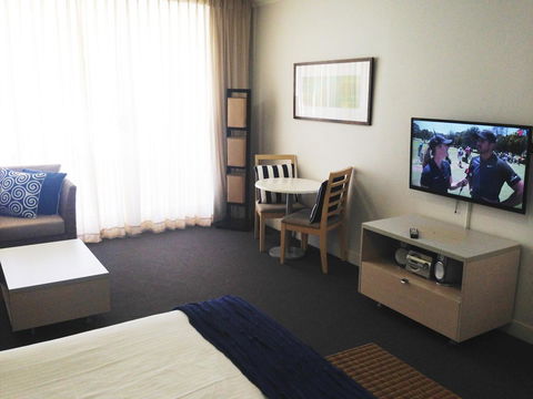 BASE Holidays - Ettalong Beach Premium Apartments - Events Australia 40