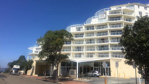 BASE Holidays - Ettalong Beach Premium Apartments - Events Australia 0