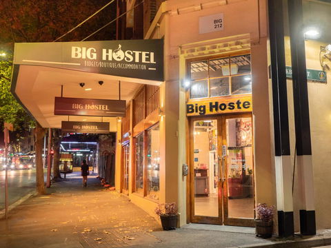 Big Backpackers Hostel - Tourism Bookings 11