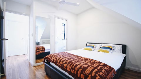 Cozy 5 Bed House In Sydney - Tourism Bookings 12