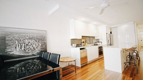 Cozy 5 Bed House In Sydney - Tourism Bookings 5