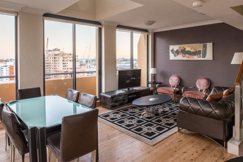 Seasons Harbour Plaza - Events Australia 13