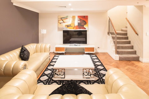 Seasons Harbour Plaza - Events Australia 4