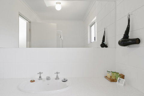 Wollongbar Motel - Tourism Bookings 39