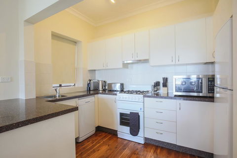 Ultimate Bondi Escape #2 - A Bondi Beach Holiday Home - Accommodation Europe 4