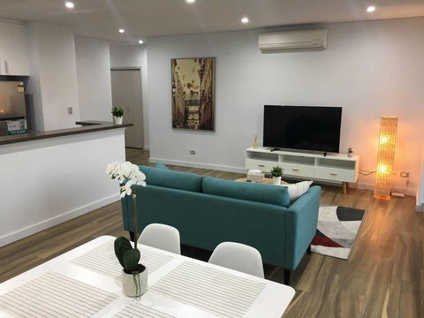 Specious Apartment With 2 Large Bedrooms - Tourism Bookings 0