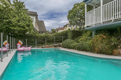 Summery, Spacious 4 Bed Home In Kurraba Point - Tourism Bookings 10