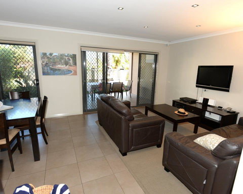 Yarrawonga Waterfront Apartments - Events Australia 7