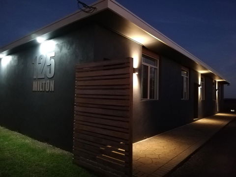 125 Milton - Tourism Bookings 12