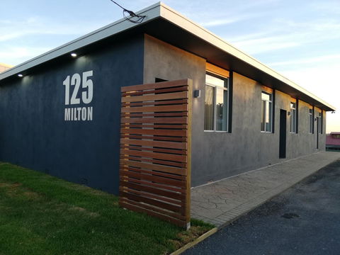 125 Milton - Tourism Bookings 0