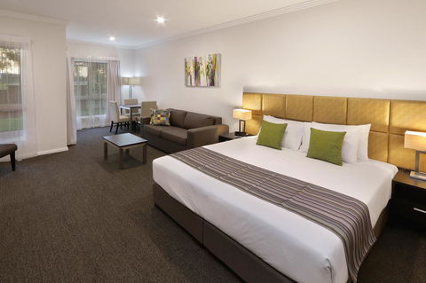 Best Western Plus Bolton On The Park - Tourism Bookings 6
