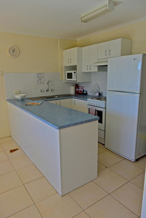 Beach House Holiday Apartments - Tourism Bookings 12