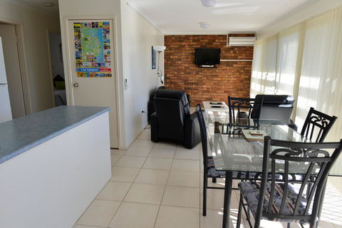 Beach House Holiday Apartments - Tourism Bookings 8