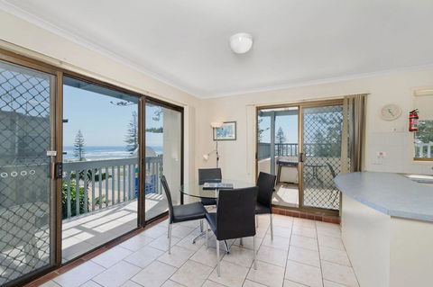 Beach House Holiday Apartments - Tourism Bookings 21
