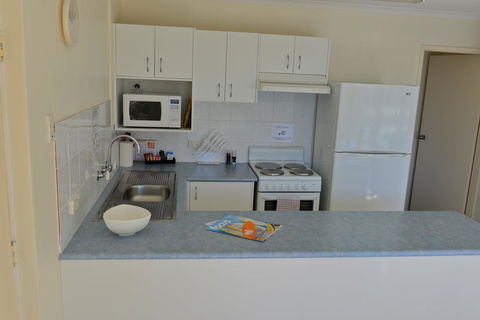 Beach House Holiday Apartments - Tourism Bookings 6