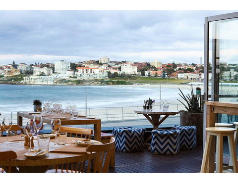 Ocean Views And Sea Breezes Over Bondi Beach - Tourism Bookings 21
