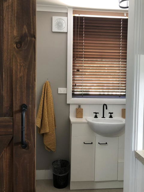 Chanticleer Gardens Barn Cottage With A Pool - Tourism Bookings 22