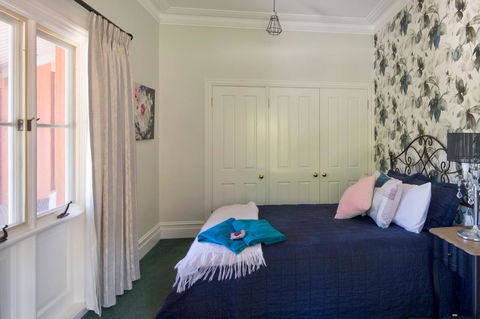 Chanticleer Gardens Barn Cottage With A Pool - Tourism Bookings 40