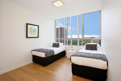 Gadigal Groove - Modern And Bright 3BR Executive Apartment In Zetland With Views - Tourism Bookings 6