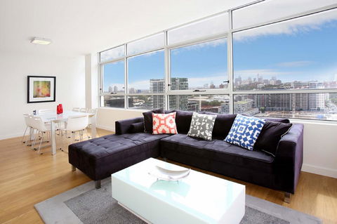 Gadigal Groove - Modern And Bright 3BR Executive Apartment In Zetland With Views - Tourism Bookings 0