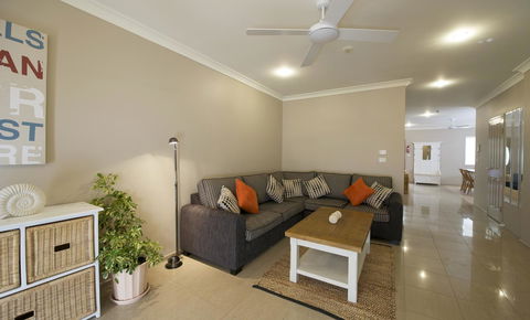 Marty's @ Little Beach - Events Australia 11