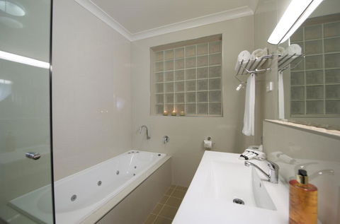 Marty's @ Little Beach - Events Australia 19