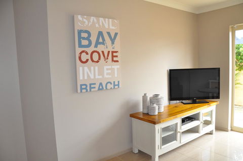 Marty's @ Little Beach - Events Australia 29