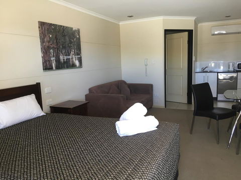 Balranald Club Motel - Tourism Bookings 3