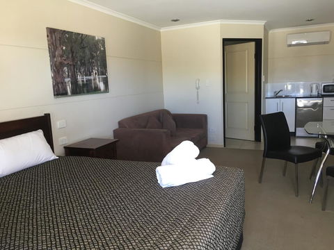 Balranald Club Motel - Tourism Bookings 2