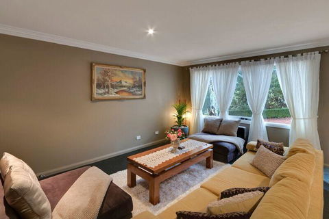 Mountainside B & B - Tourism Bookings 26