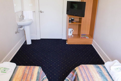 Gardners Inn Hotel - Events Australia 17