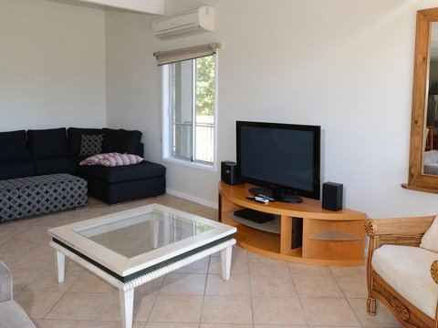 2 Cliff Road - Events Australia 9