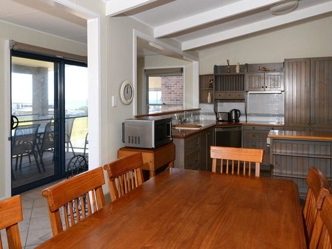 2 Cliff Road - Events Australia 5