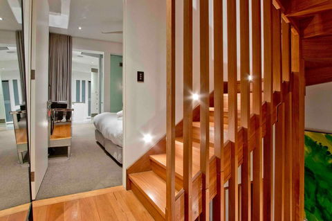3 Storey Home Close Walk To Fox Studios SCG & City - Tourism Bookings 2