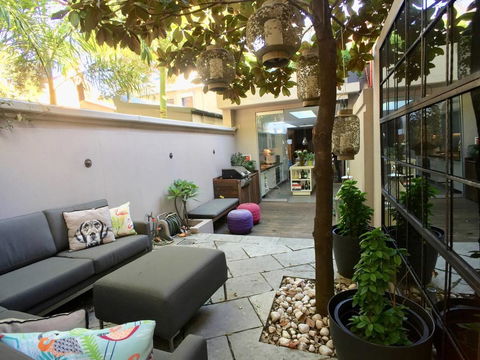 3 Storey Home Close Walk To Fox Studios SCG & City - Tourism Bookings 15