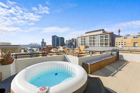 Darling Harbour Penthouse Views+Jacuzzi - Tourism Bookings 1