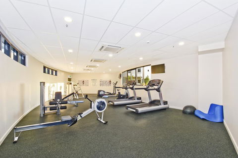 Nomikis\'On The Avenue - Events Australia 22